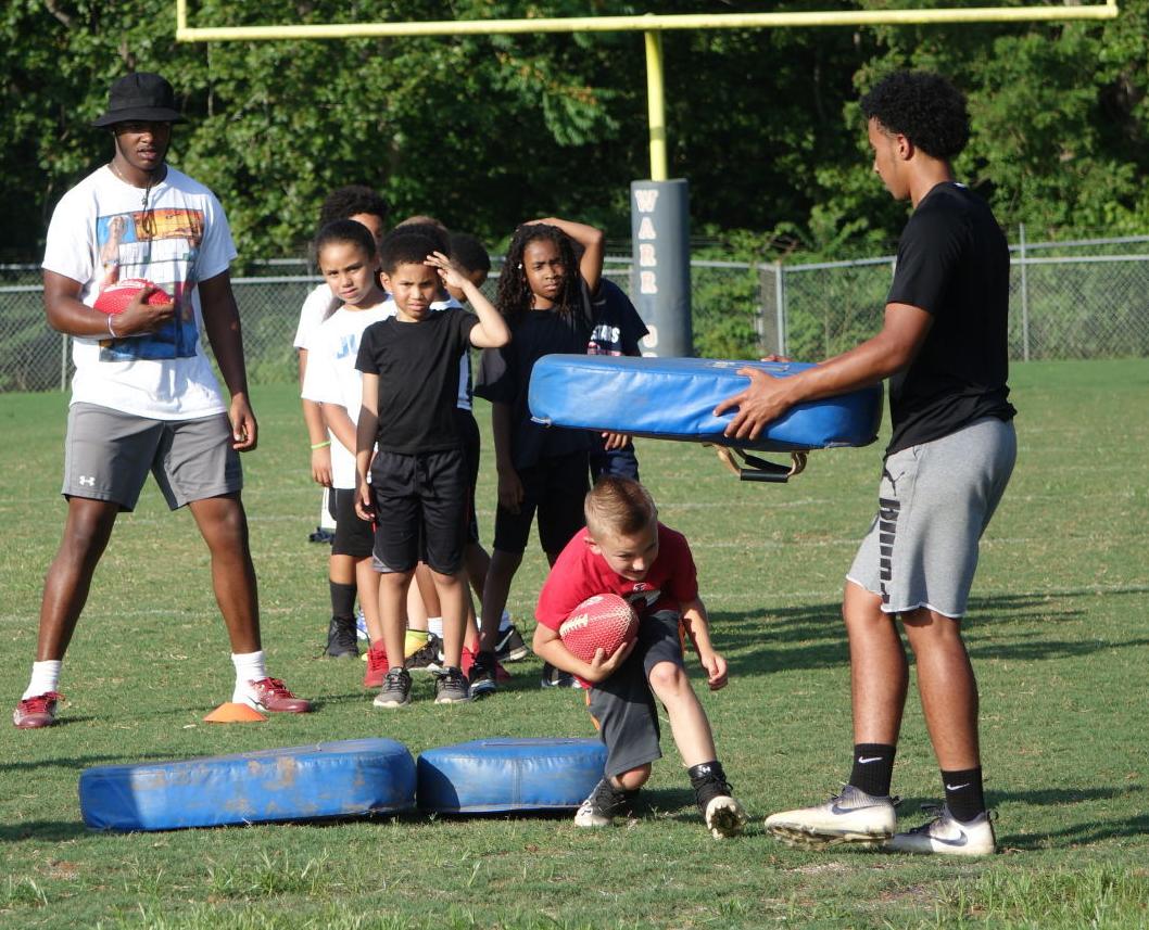 Magna Vista football camp